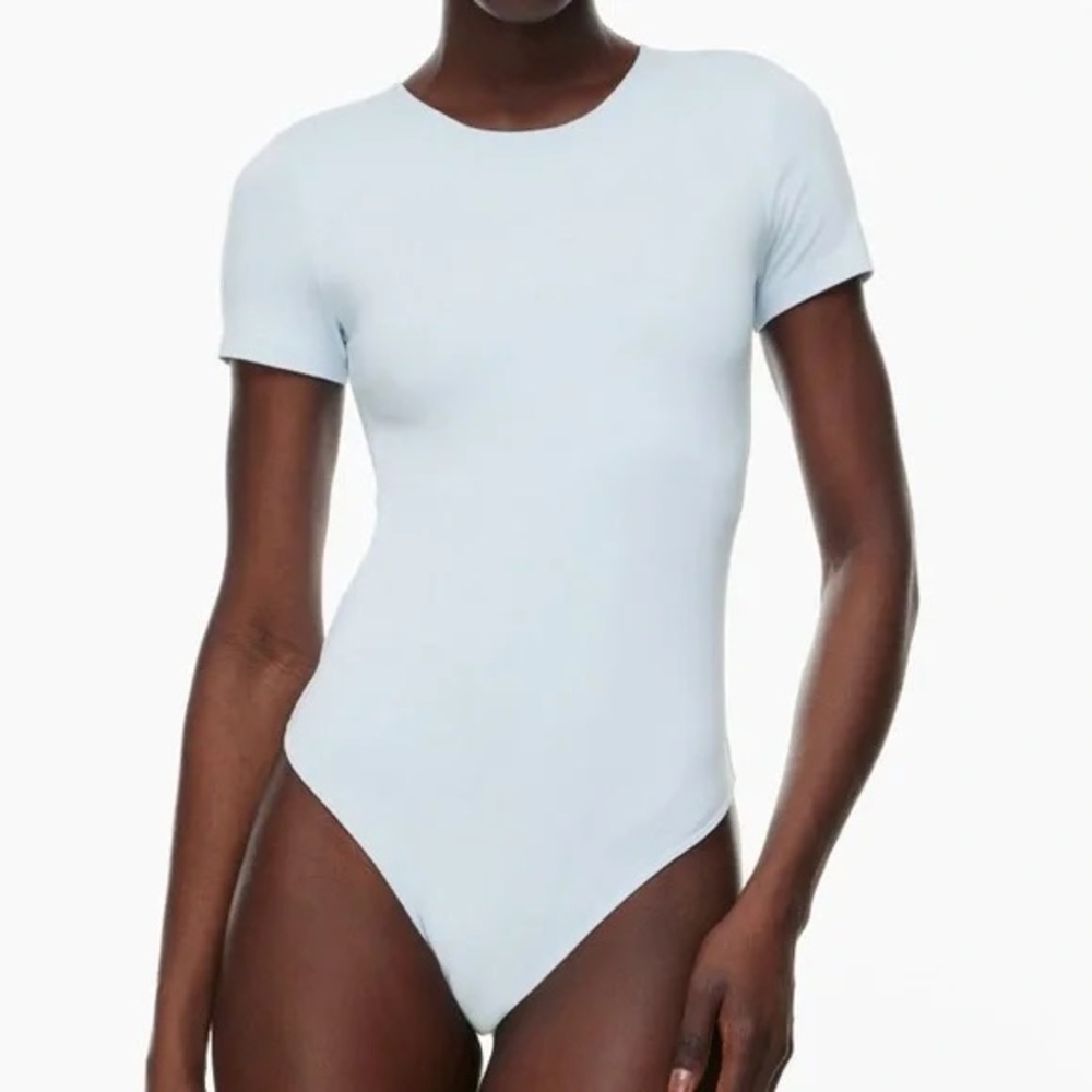 Aritzia Babaton Contour Crew Shortsleeve Bodysuit - Baby Blue